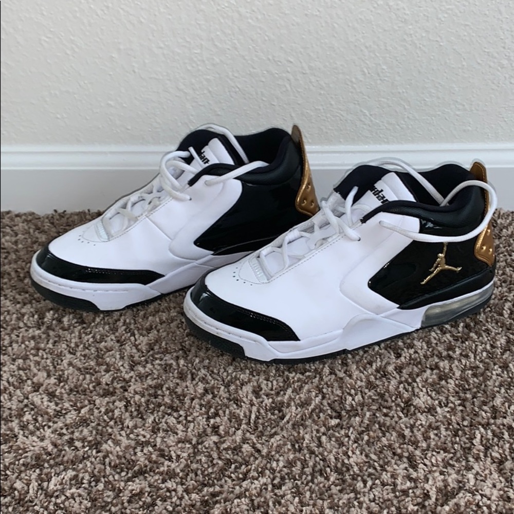 ‘Big Kids’ Air Jordans Big Fund - Size 7
